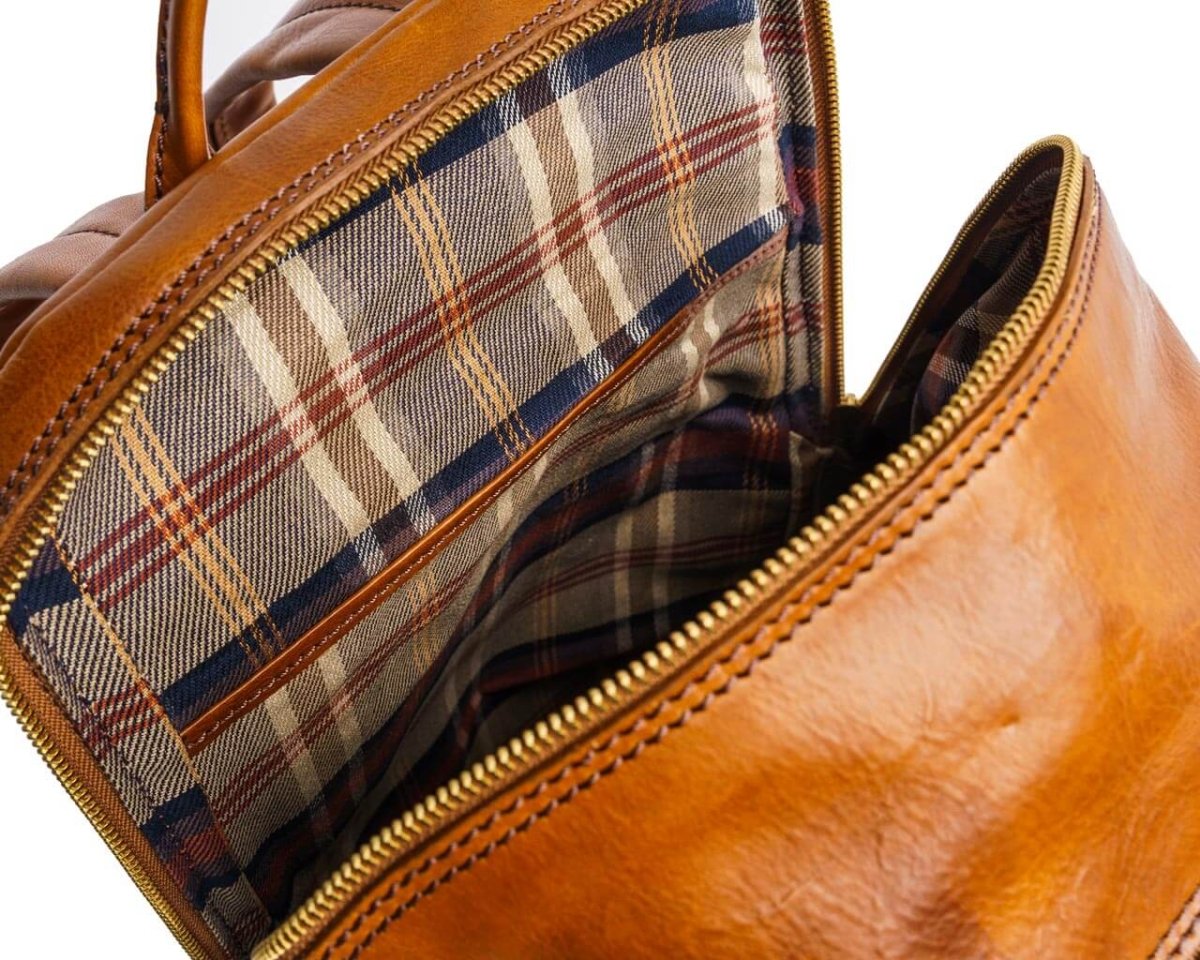 Antique Devotion - Honey Brown - Pampora Leather