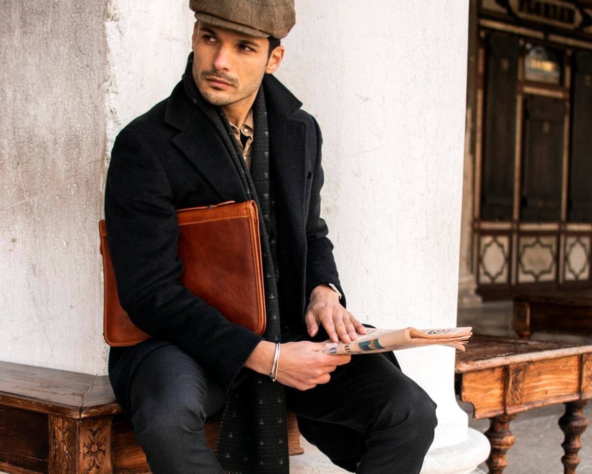 Business As Usual - Honey Brown - Pampora Leather