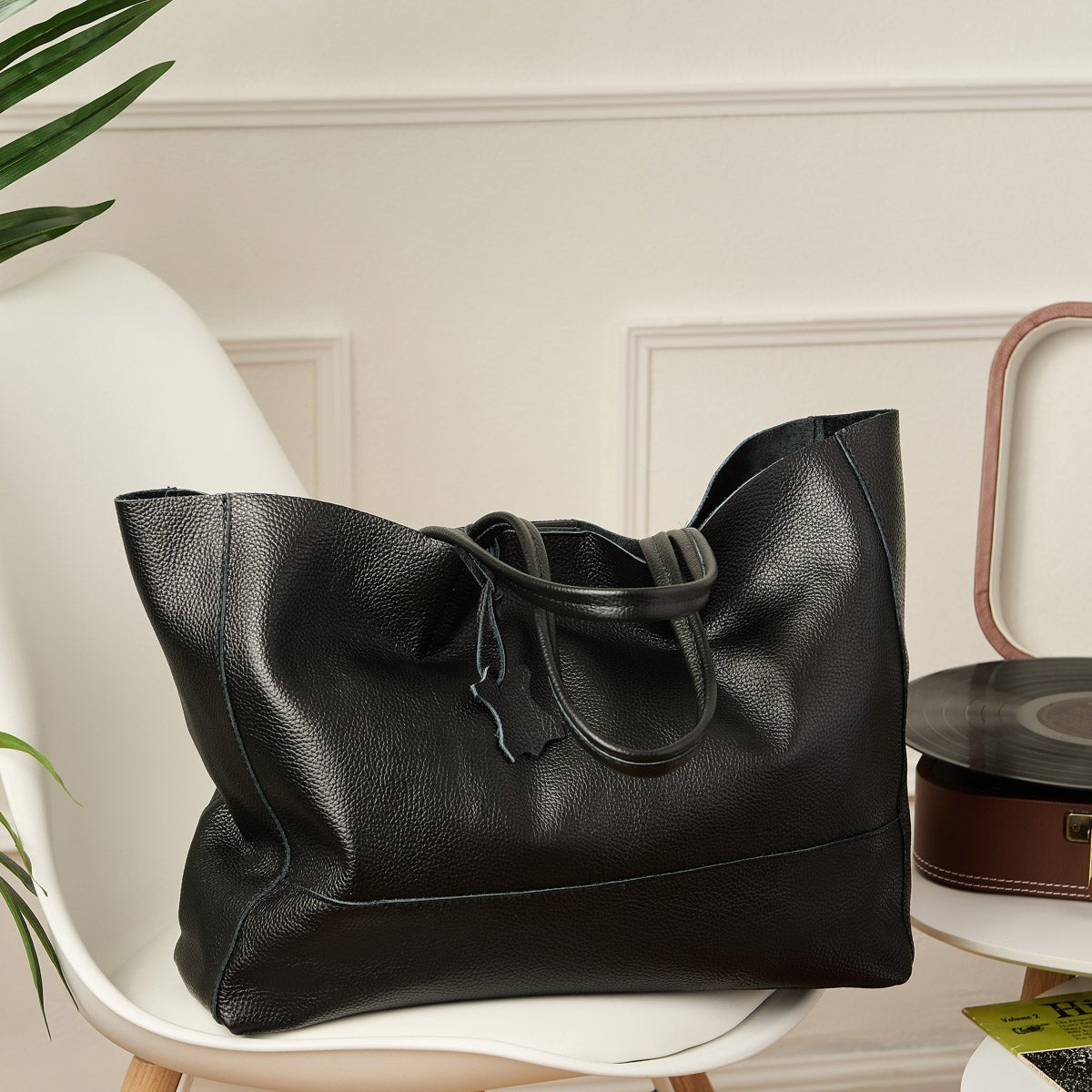 Classic Leather Tote - Black - Pampora Leather