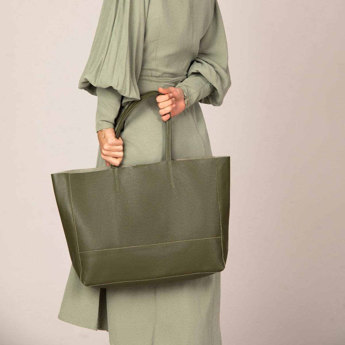 Classic Leather Tote - Moss Green - Pampora Leather