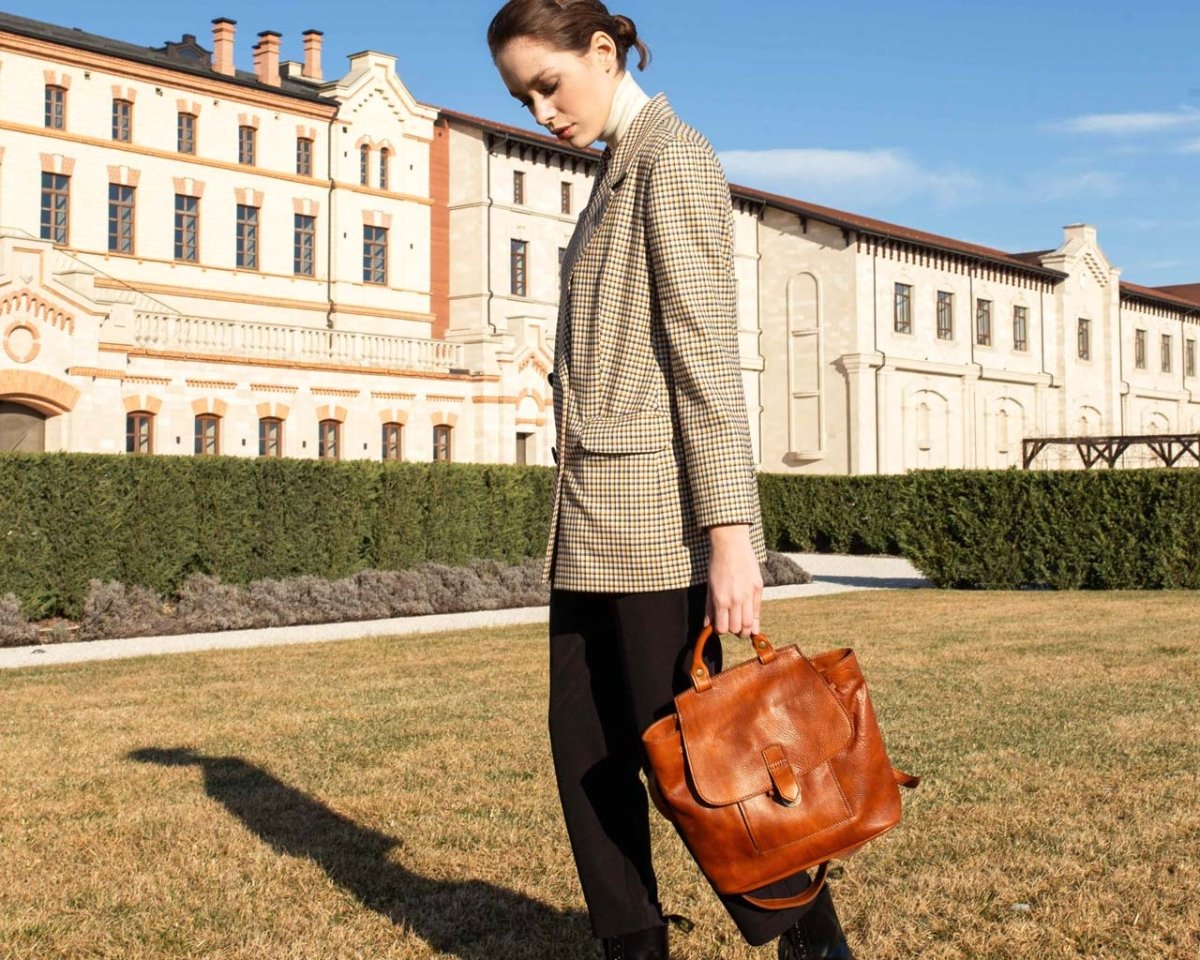 Cool Pleasures - Honey Brown - Pampora Leather