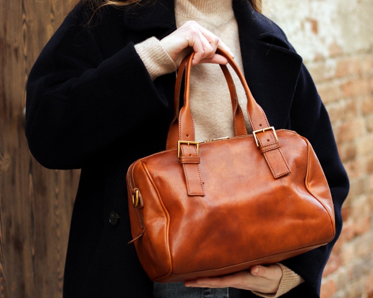 Midnight Moments - Dark Brown - Pampora Leather