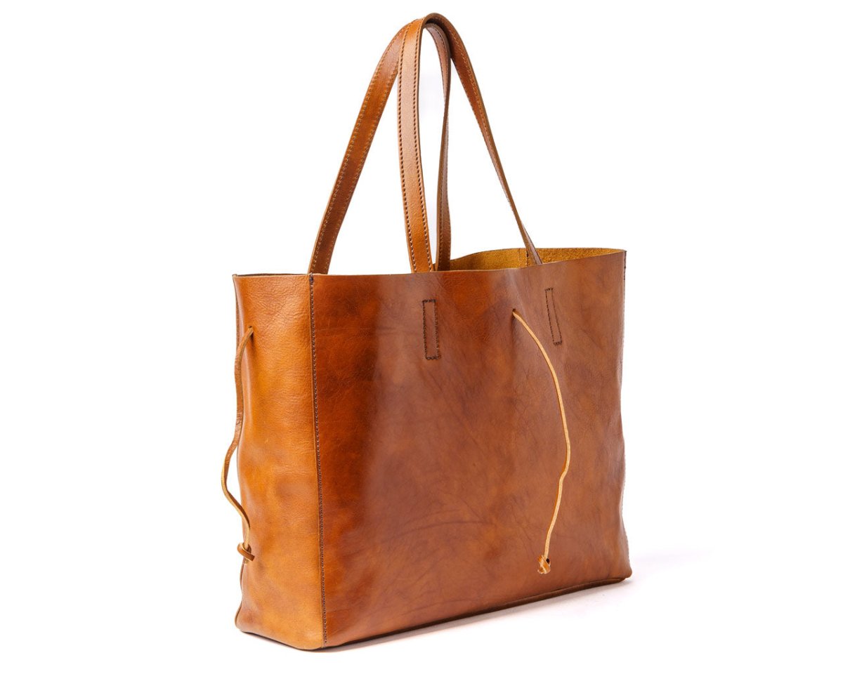 On A Voyage - Honey Brown - Pampora Leather
