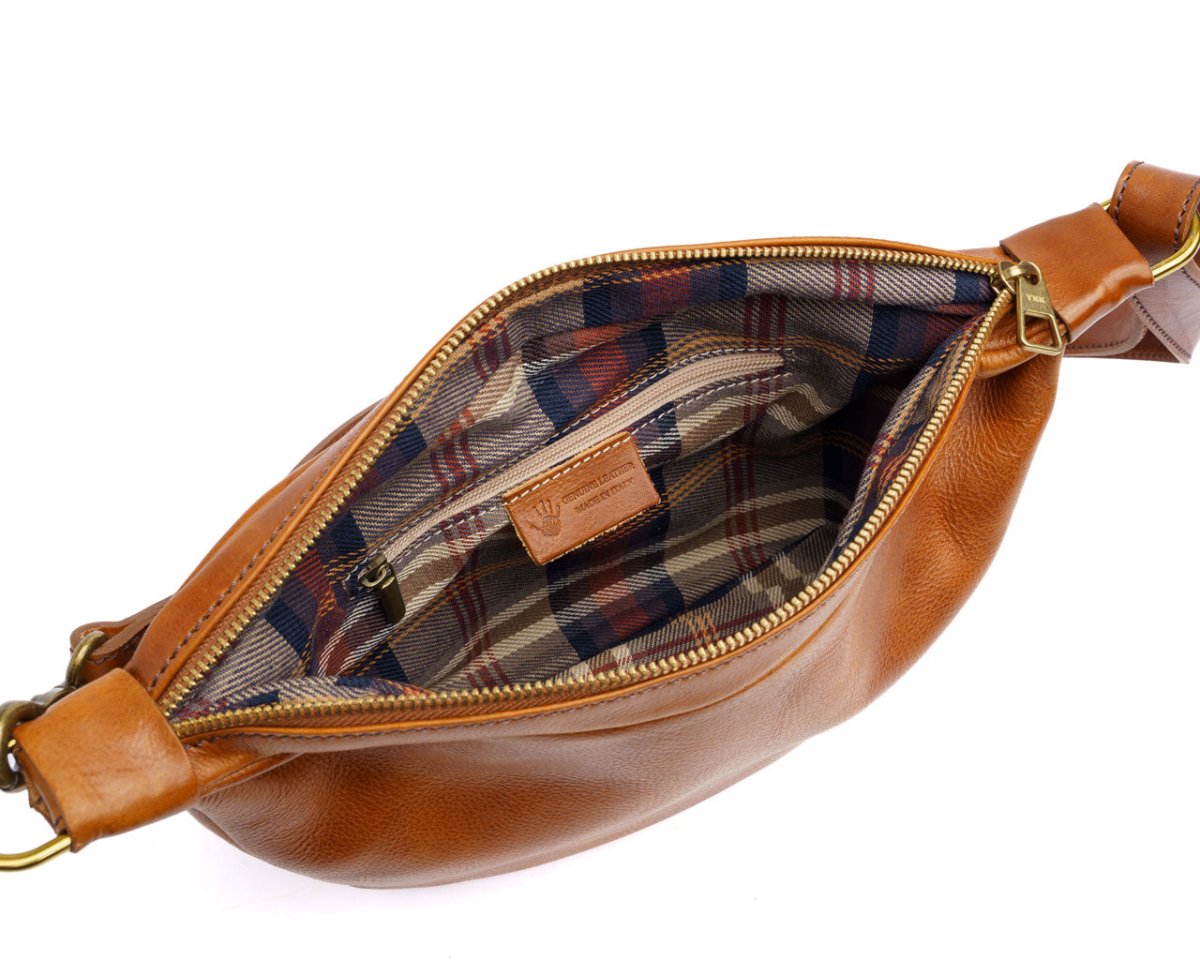 Queen's Vista - Black - Pampora Leather