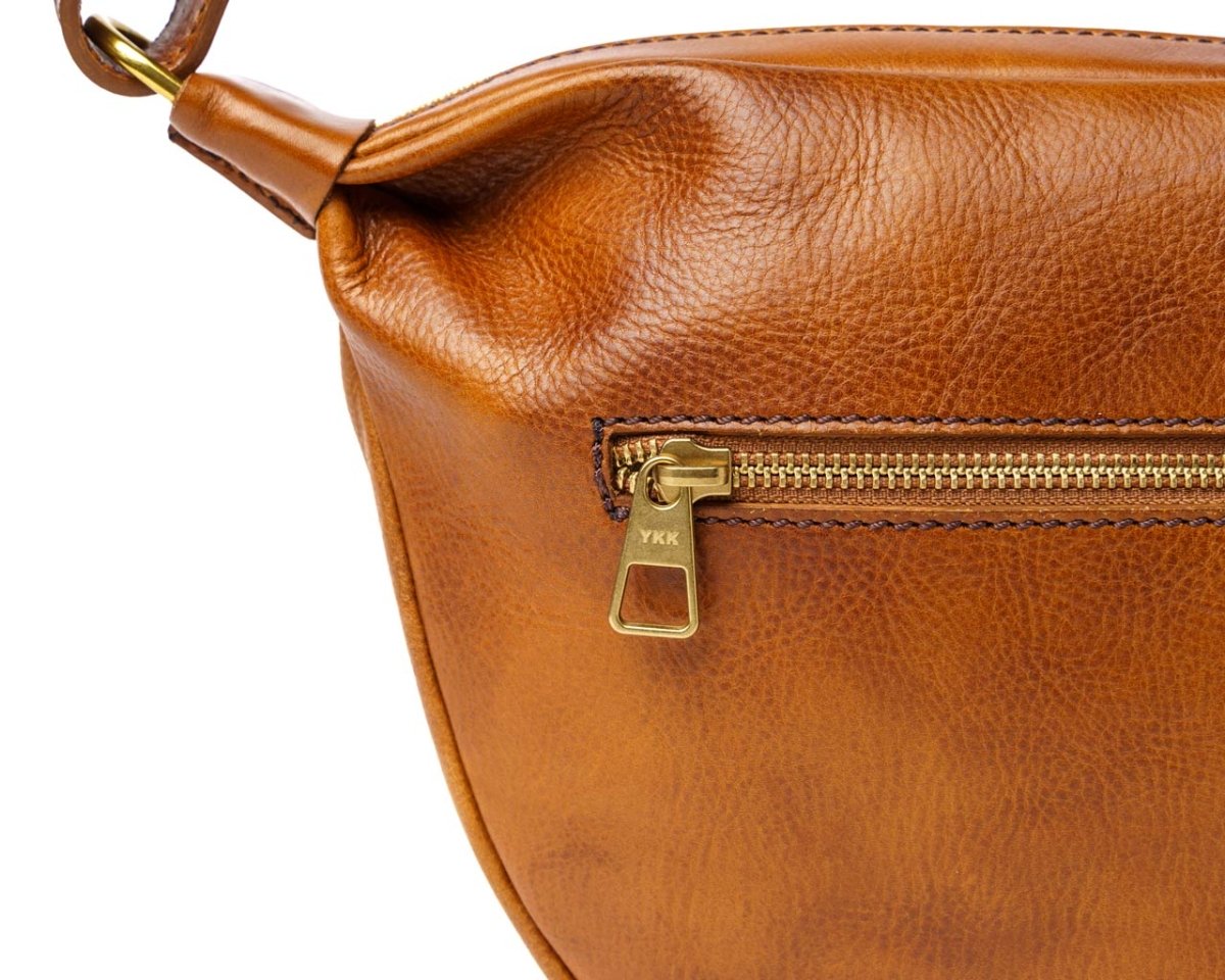 Queen's Vista - Black - Pampora Leather