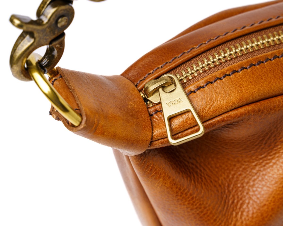 Queen's Vista - Black - Pampora Leather