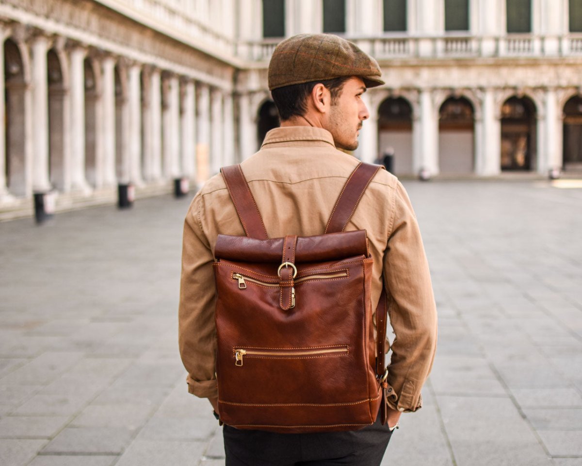 Weekender Rolltop - Dark Brown - Pampora Leather
