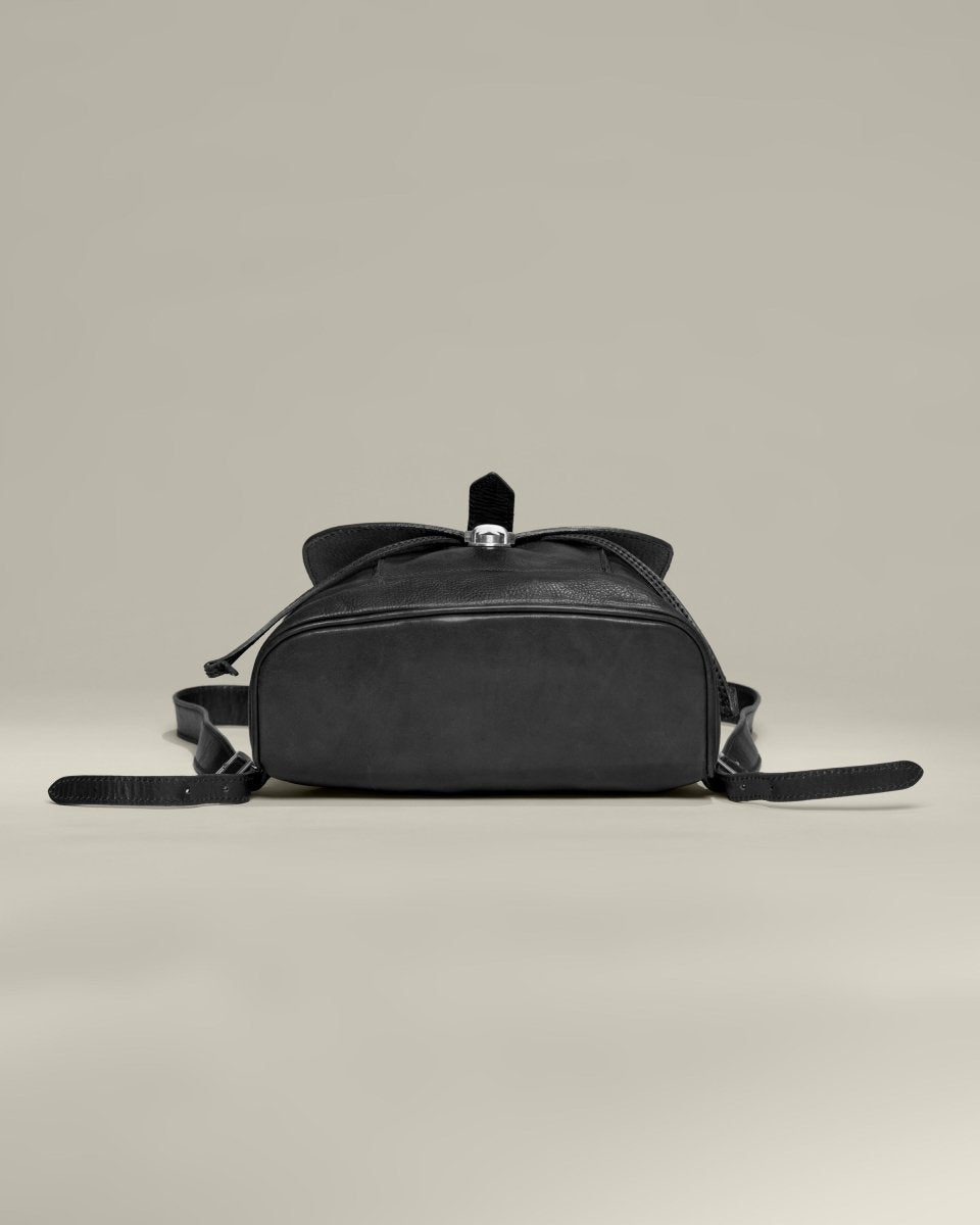 Cool Pleasures - Black - Pampora Leather