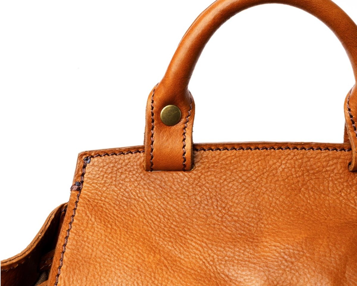 Cool Pleasures - Honey Brown - Pampora Leather