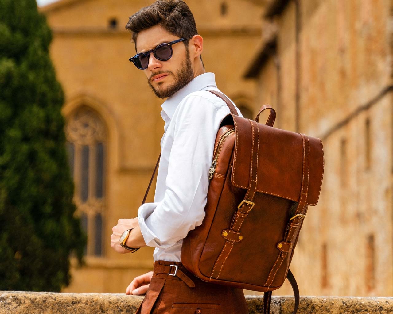 Mens 16" Leather Rucksack for Travel / School / Daily commute