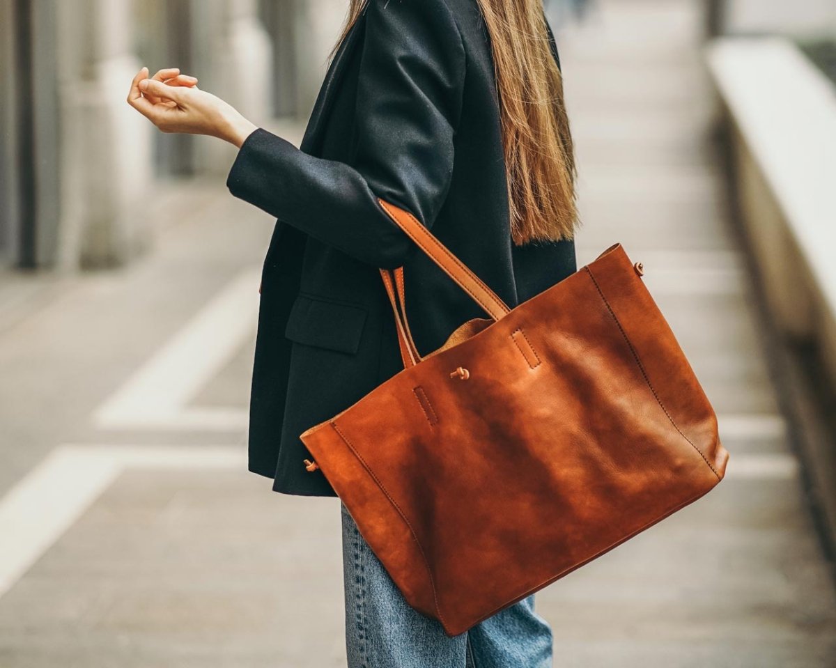 On A Voyage Leather Tote Bag | Pampora Leather